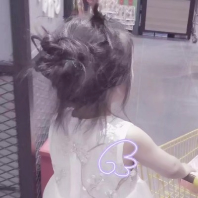 18张高清可爱女生涂鸦头像 潮流感拉满的简约手绘头像