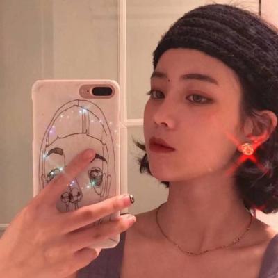 24张可爱手机控女生头像 高清好看精选合集