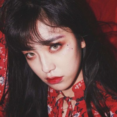 20张高冷霸气红色系女生QQ头像合集