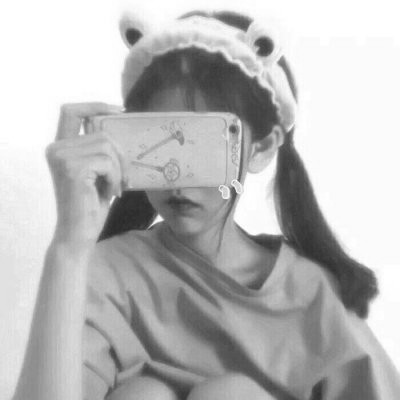 37张霸气挡脸黑色系女生头像 高清氛围感拉满