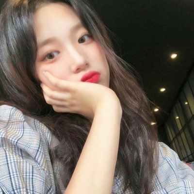 31张高清超时尚女神头像 氛围感拉满的女生头像合集