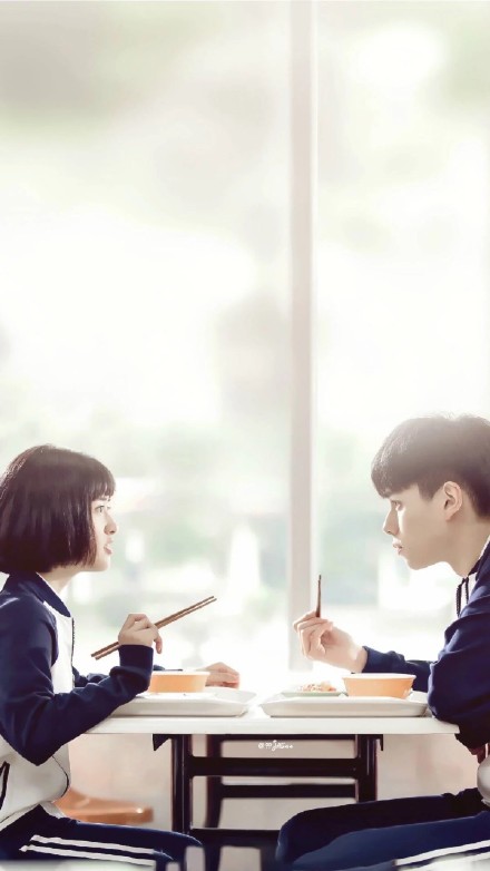 来存《致我们单纯的小美好》专属壁纸啦