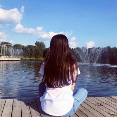 当下超火的女生时尚背影头像合集 19张高清图