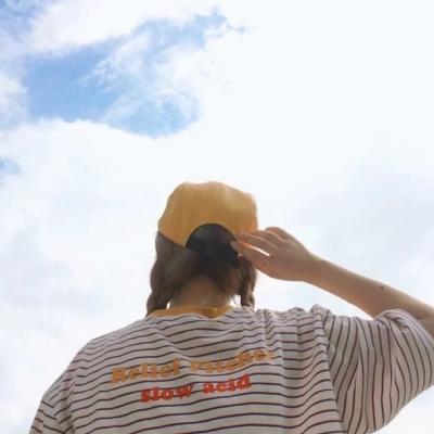 21张高清优雅女生背影微信头像 氛围感拉满