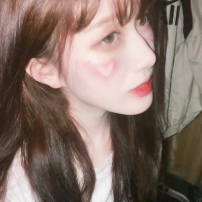 28张高清霸气女孩真人头像 好看又够飒