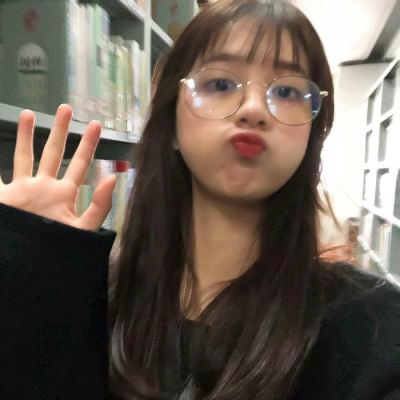 戴眼镜头像女生高清合集 21张唯美氛围感头像直接存