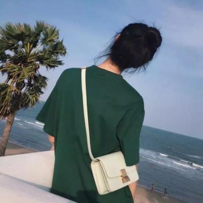 21张高清优雅女生背影微信头像 氛围感拉满