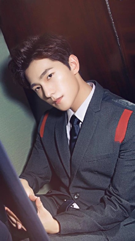 整理好了！一组适配手机的杨洋壁纸合集