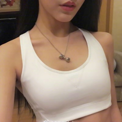 女生露锁骨头像合集 24张带点性感氛围感的女生头像