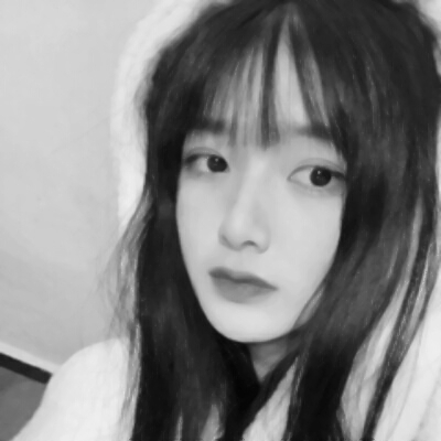 女生黑白高清头像合集 31张好看的黑白女生头像分享