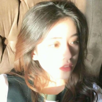 24张高清伤感女生真人头像 当下流行的氛围感头像合集