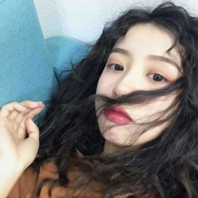 29张搞怪又时髦的逗比女生头像 高清好看还带潮感