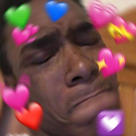 被爱心包围的聊天表情包来啦