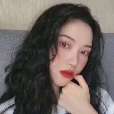 24张气质不土气的时尚女生微信头像合集