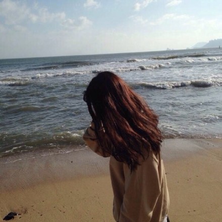 女生带风景背影头像合集 14张高清微信QQ可用