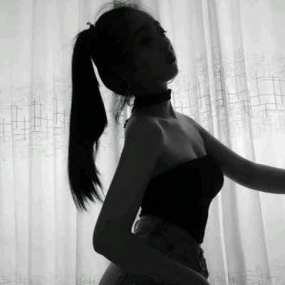 16张高清黑白气质女生头像 氛围感拉满的精选头像合集