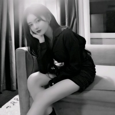 32张高清伤感黑白女生头像 适合当微信头像用