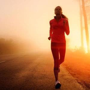 19张高清唯美女生奔跑励志头像 适合当头像用