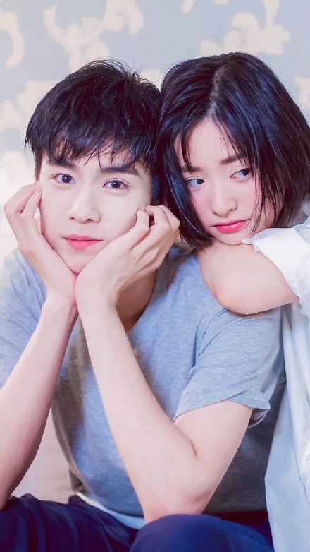 来存《致我们单纯的小美好》专属壁纸啦