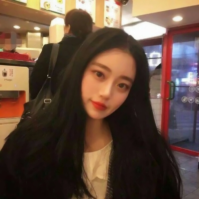 24张高清女生眼神迷茫头像合集