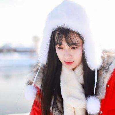 20张冬日氛围感女生头像 穿冬装的冬日美女头像合集