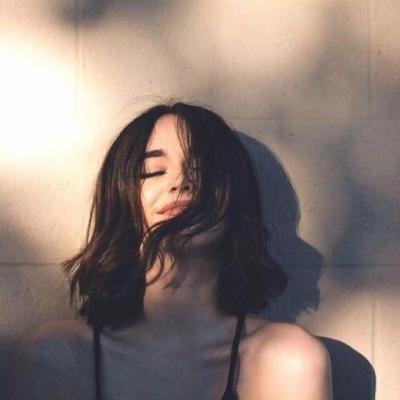 15张高清好看的欧美女生头像 适合当微博头像用