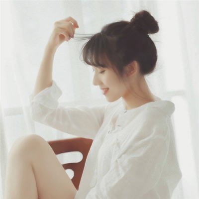 26张清新自然的女生侧脸头像 氛围感拉满的淡雅高清图