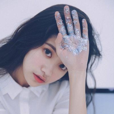 24张氛围感拉满的蓝色系女生头像 高清意境感拉满