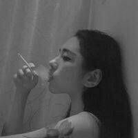47款抽烟喝酒的伤感女生头像合集