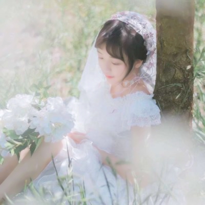 18张高清唯美白色婚纱女生微信头像合集