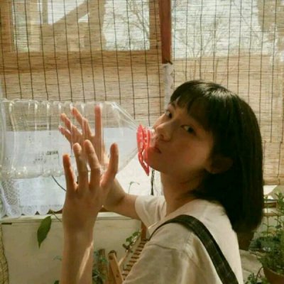 22张高清潮范儿女生头像 酷感拉满的个性头像合集