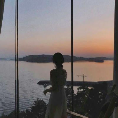 12张高清好看的女生背影小清新QQ头像