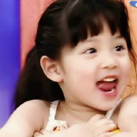 欧阳娜娜童年可爱表情包合集