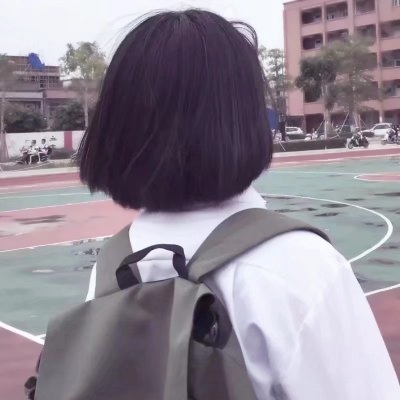 12张高清新潮女生背影真人头像 适合当QQ头像用