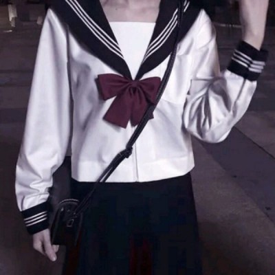 24张高清干净的QQ女生短裙腿控头像