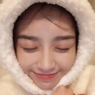 24张高清伤感女生真人头像 当下流行的氛围感头像合集