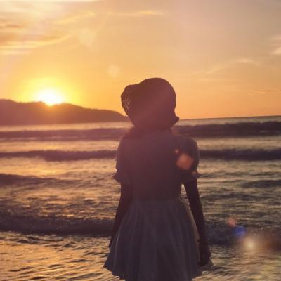 21张高清优雅女生背影微信头像 氛围感拉满