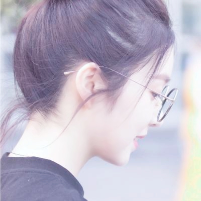 戴眼镜头像女生高清合集 21张唯美氛围感头像直接存