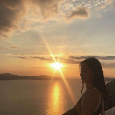 17张高清意境唯美女生QQ头像，氛围感拉满直接用