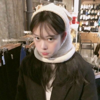 31张无水印搞怪女生头像！高清可爱又潮流