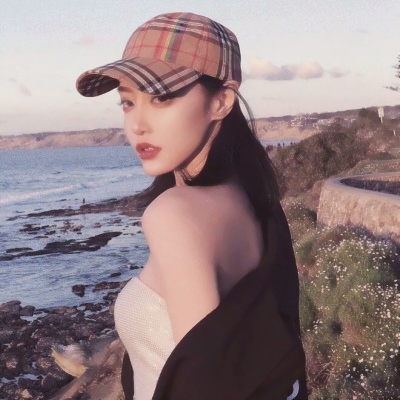 16张高清时尚潮酷女生头像 适合当QQ头像的潮流女生图