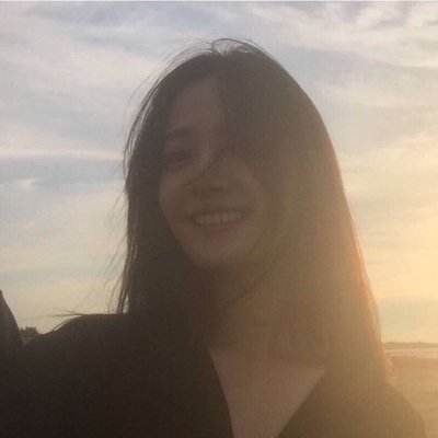 17张高清意境唯美女生QQ头像，氛围感拉满直接用