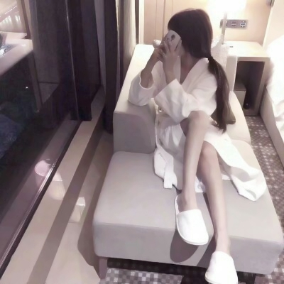 36张高清时尚网红女生头像合集