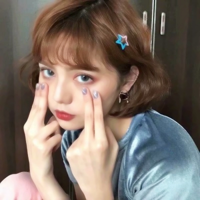 29张搞怪又时髦的逗比女生头像 高清好看还带潮感