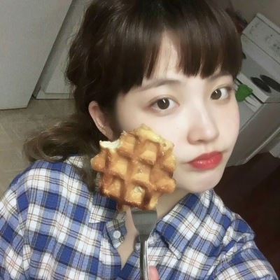 31张高清超时尚女神头像 氛围感拉满的女生头像合集