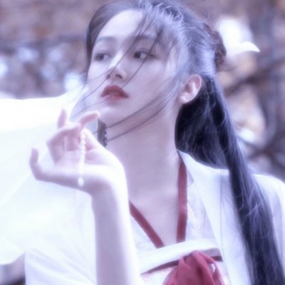 15张高清真人伤感古风女生头像合集