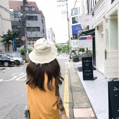 21张高清优雅女生背影微信头像 氛围感拉满