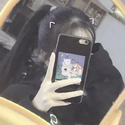 23张霸气手机挡脸女生头像 高清手机控女生头像合集