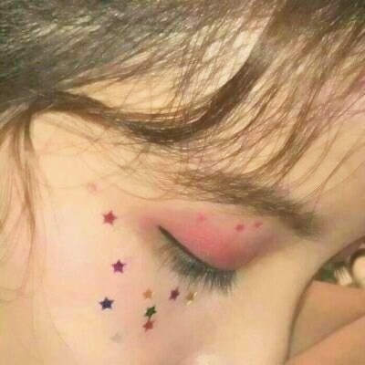 14张高清丧系侧脸女生头像 自带清冷破碎感的眼镜头像