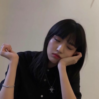 31张无水印搞怪女生头像！高清可爱又潮流